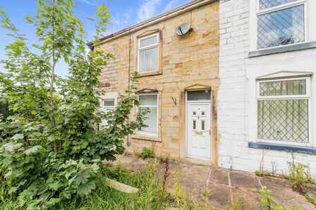 2 bedroom Mid Terrace House for sale