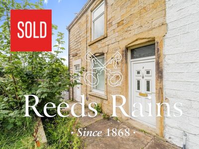 2 bedroom Mid Terrace House for sale