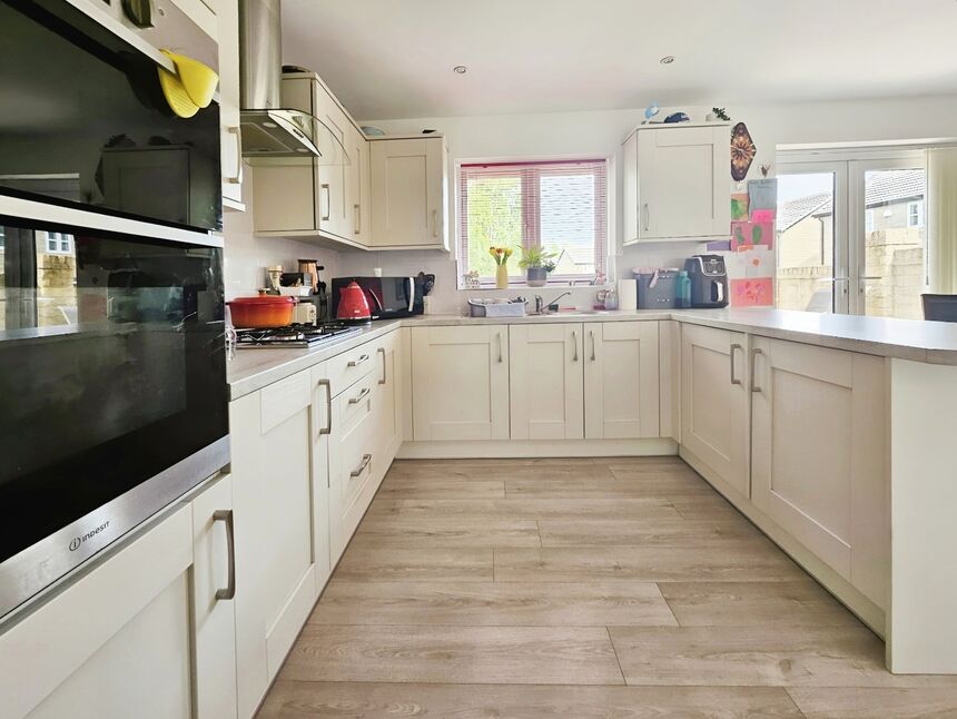 3 bedroom Detached House for sale, Maden Fold Close, Burnley, BB12 £