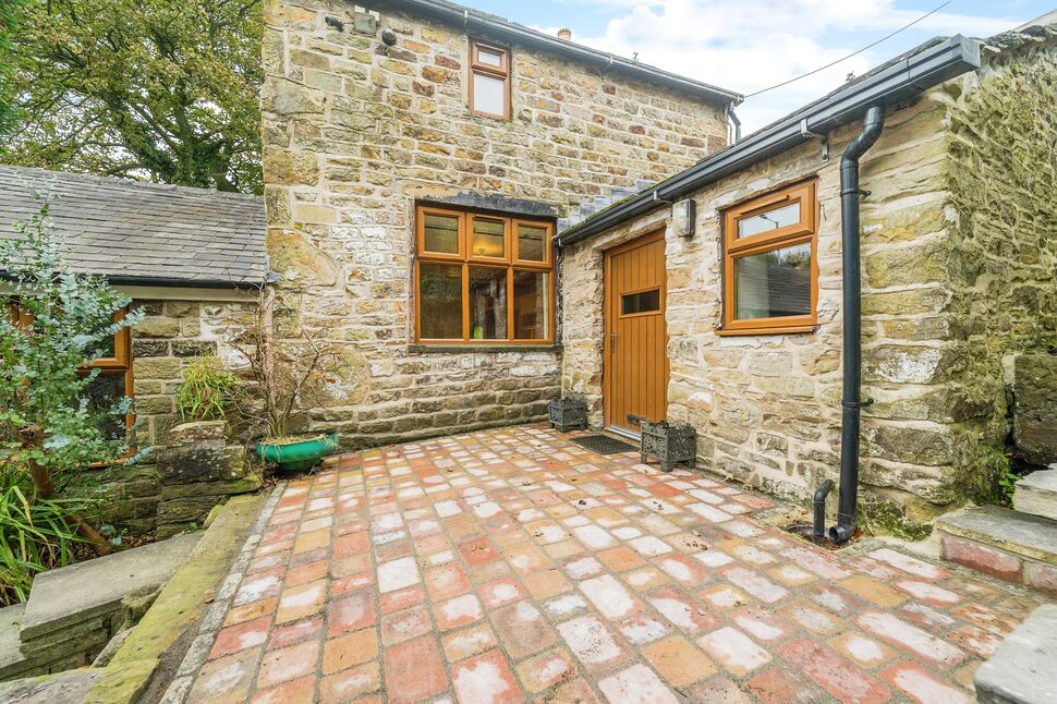 Main image of 3 bedroom Detached Property to rent, Burnley Road, Cliviger, Lancashire, BB10