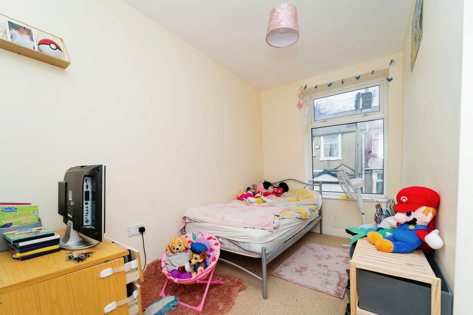 2 bedroom Mid Terrace House for sale, Peel Street, Padiham, BB12 £81,000