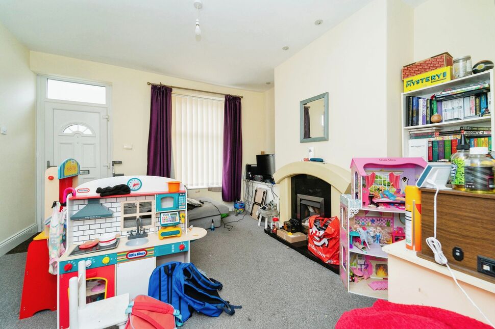 2 bedroom Mid Terrace House for sale, Peel Street, Padiham, BB12 £81,000