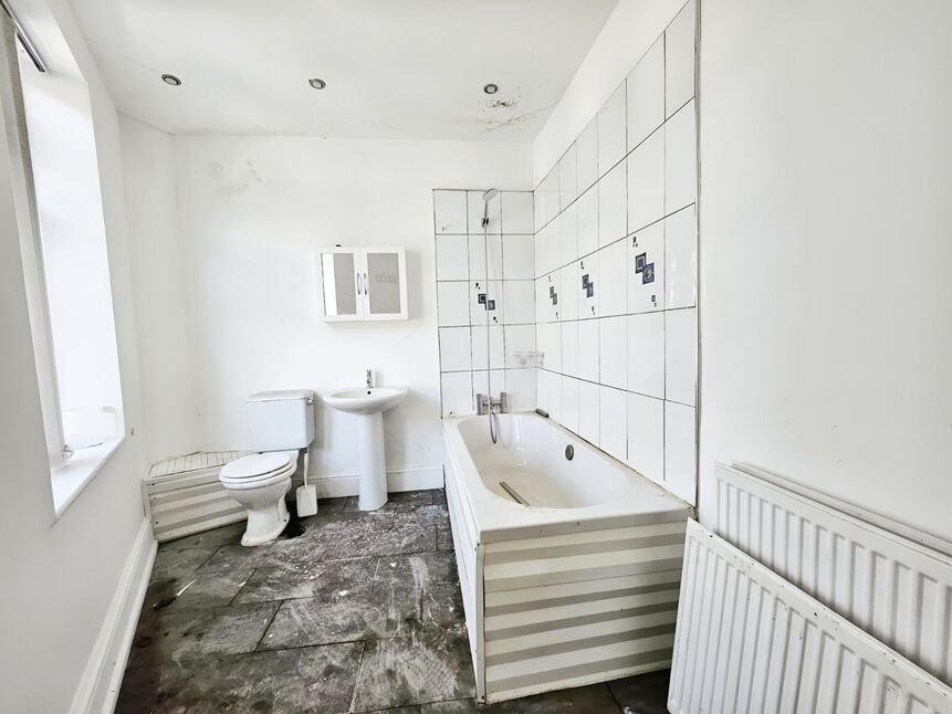 3 bedroom End Terrace House for sale, Nairne Street, Burnley, BB11 £