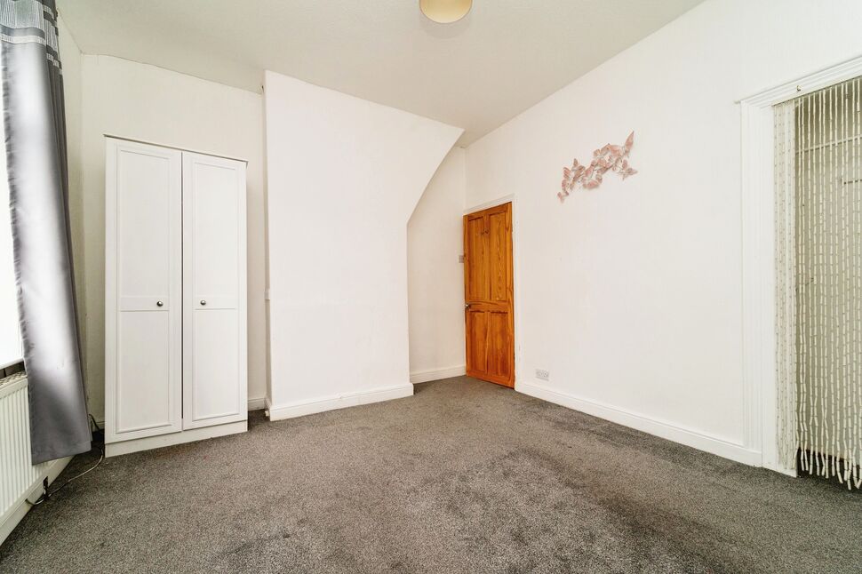 2 bedroom Mid Terrace House for sale, Lowerhouse Lane, Burnley, BB12