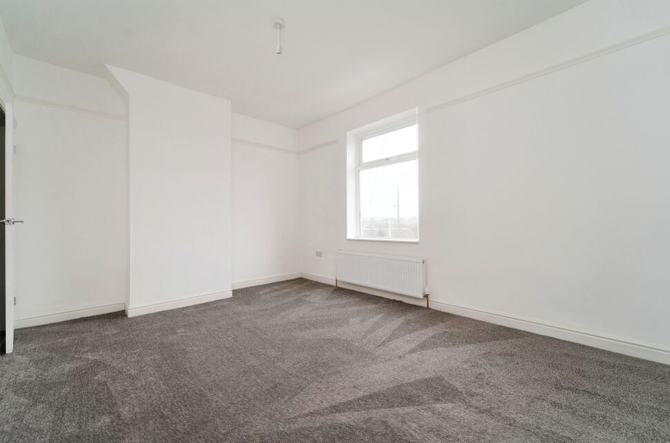 3 bedroom Mid Terrace House for sale, Accrington Road, Burnley, BB11 £125,000