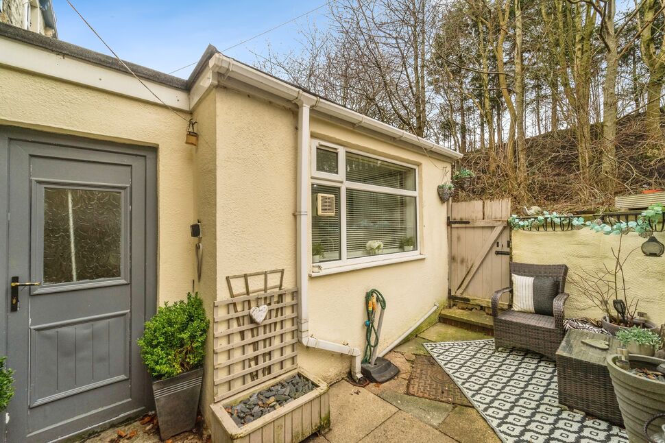 2 bedroom End Terrace House for sale, Burns Street, Padiham, BB12 £95,000