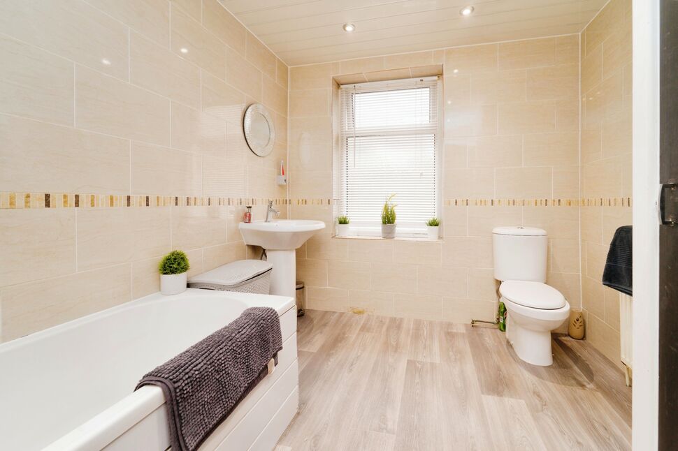 2 bedroom End Terrace House for sale, Burns Street, Padiham, BB12 £95,000