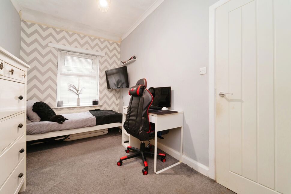2 bedroom End Terrace House for sale, Burns Street, Padiham, BB12 £95,000