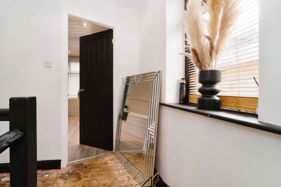 2 bedroom End Terrace House for sale, Burns Street, Padiham, BB12 £95,000