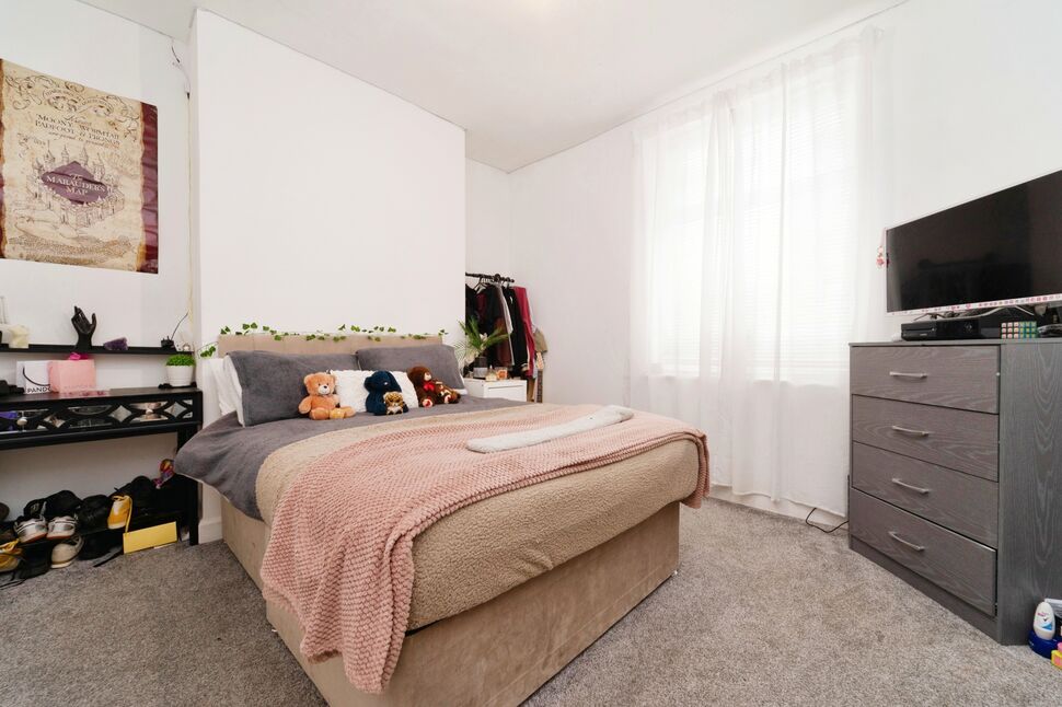 2 bedroom End Terrace House for sale, Burns Street, Padiham, BB12 £95,000