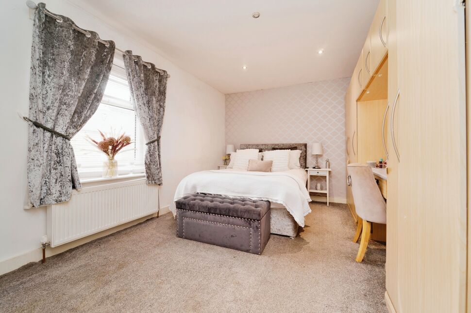 2 bedroom End Terrace House for sale, Burns Street, Padiham, BB12 £95,000