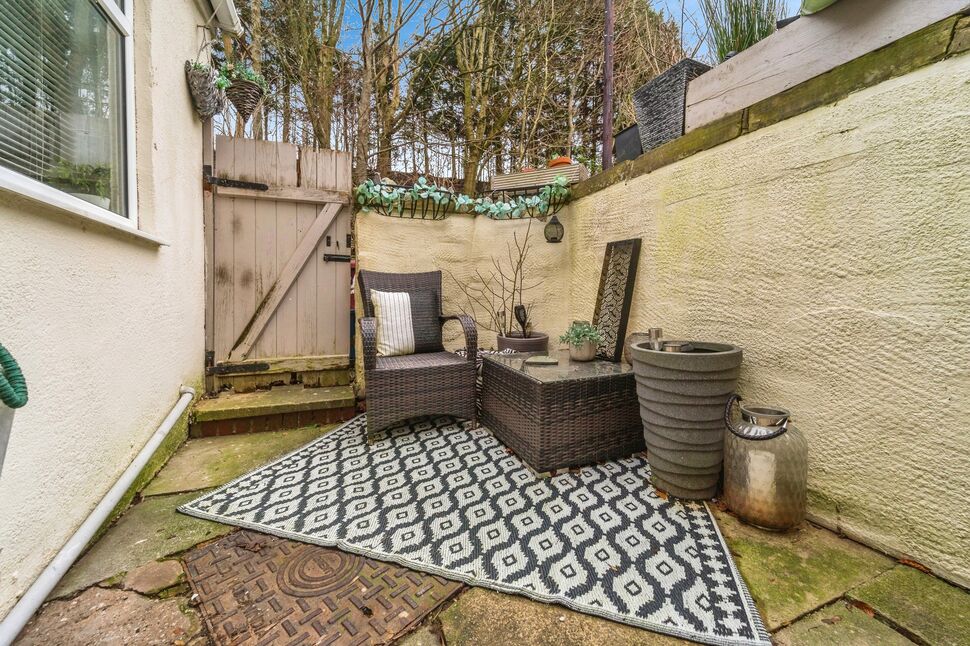 2 bedroom End Terrace House for sale, Burns Street, Padiham, BB12 £95,000