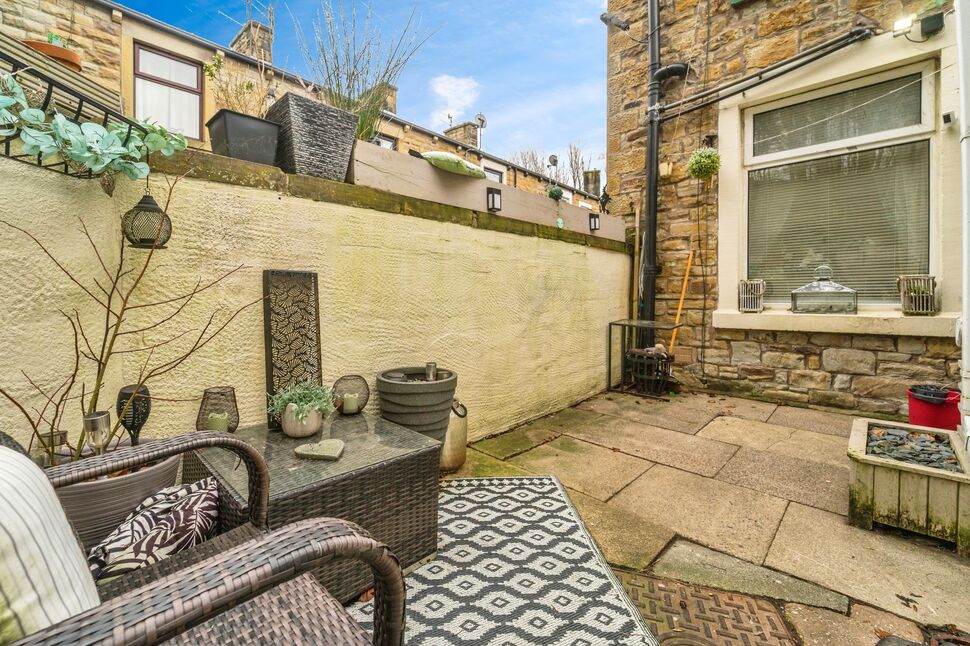 2 bedroom End Terrace House for sale, Burns Street, Padiham, BB12 £95,000