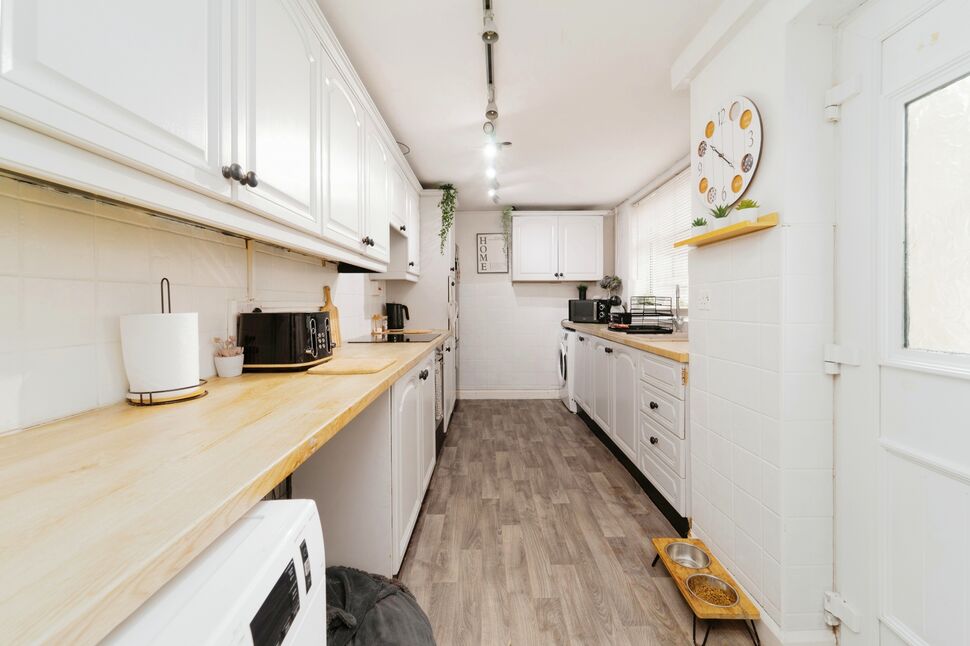 2 bedroom End Terrace House for sale, Burns Street, Padiham, BB12 £95,000