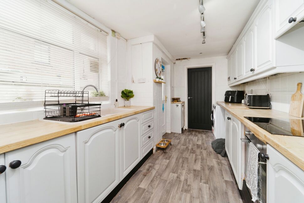 2 bedroom End Terrace House for sale, Burns Street, Padiham, BB12 £95,000