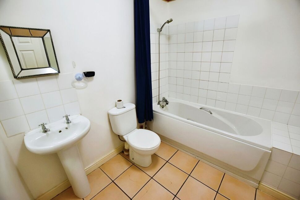 2 bedroom Mid Terrace House for sale, Hart Street, Burnley, BB11 £55,000