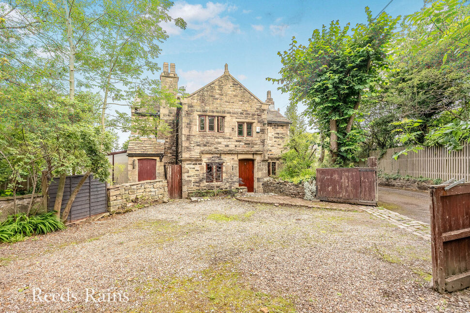 Main image of 4 bedroom Detached House for sale, Marsden Road, Burnley, Lancashire, BB10