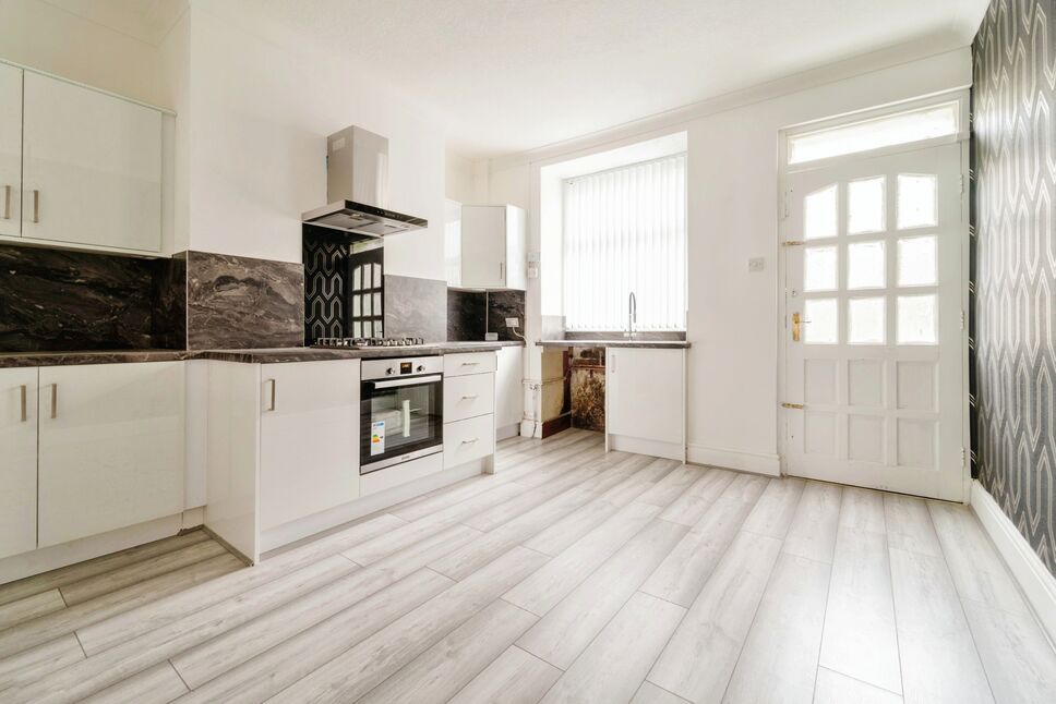 2 bedroom Mid Terrace House for sale, Pine Street, Nelson, BB9 £77,000