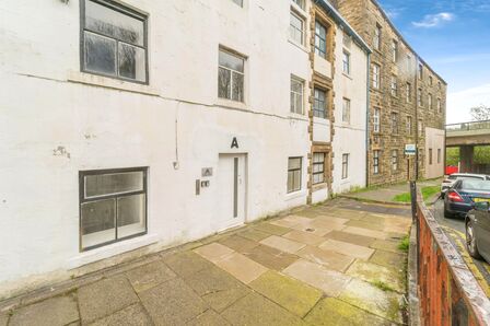 Healey Wood Road, 2 bedroom  Flat for sale, £92,500