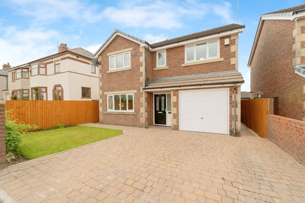 4 bedroom Detached House for sale, Red Lees Avenue, Cliviger, BB10 £