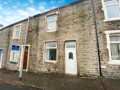 Parish Street, 2 bedroom Mid Terrace House to rent, &pound;650 pcm