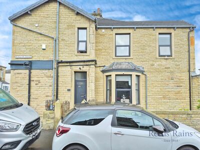 5 bedroom End Terrace House for sale