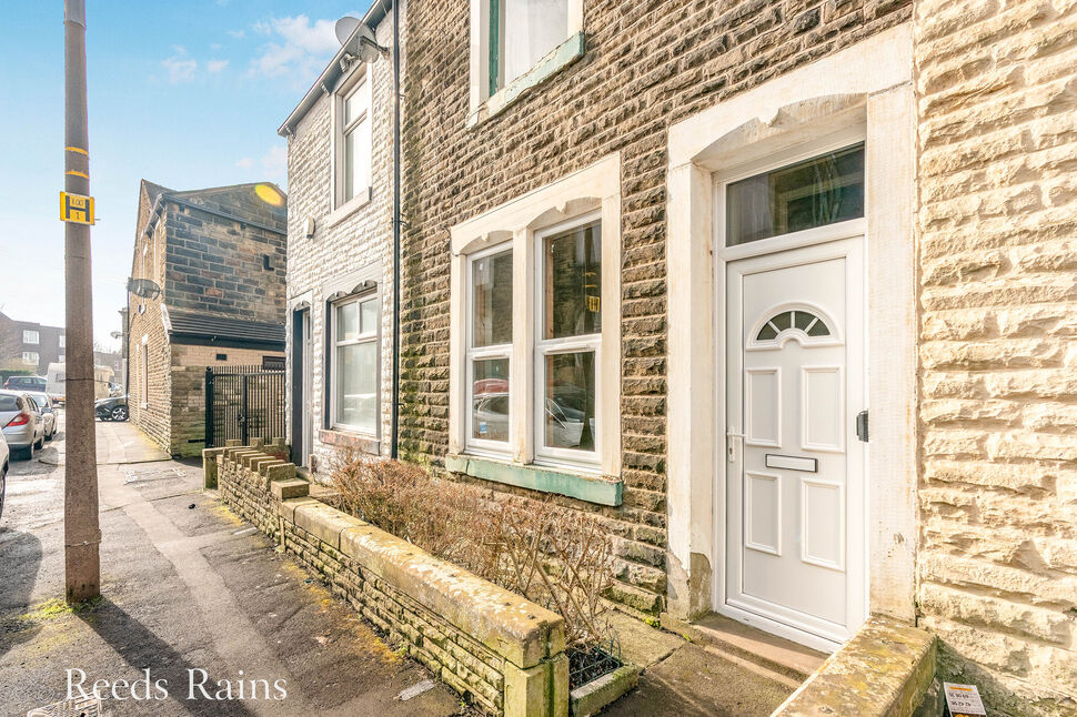 3 bedroom Mid Terrace House for sale