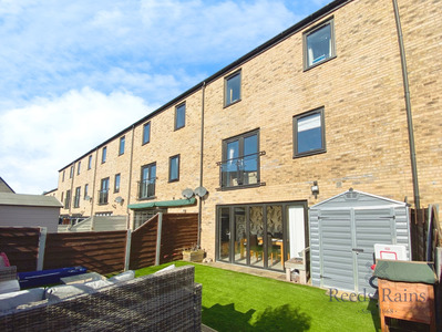 Wilding Way, 4 bedroom  House to rent, £1,100 pcm