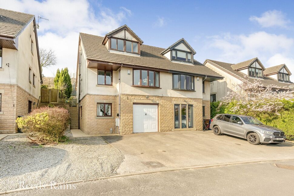 Main image of 5 bedroom Semi Detached House for sale, Marsden Height Close, Brierfield, Lancashire, BB9