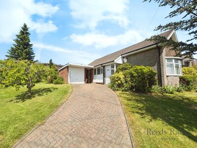 Croasdale Avenue, 3 bedroom Detached House to rent, £950 pcm
