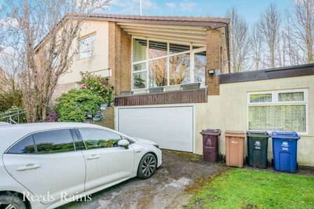 Pennine Grove, 4 bedroom Detached House for sale, £475,000