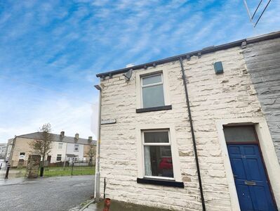Pendle Street, 2 bedroom End Terrace House for sale, £45,000