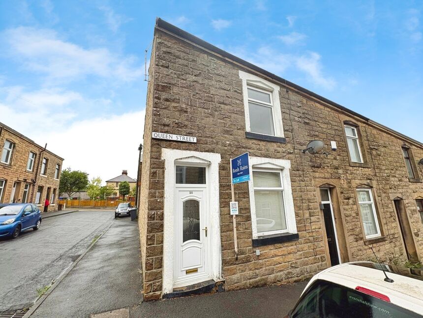 Main image of 2 bedroom End Terrace House to rent, Queen Street, Barrowford, Lancashire, BB9