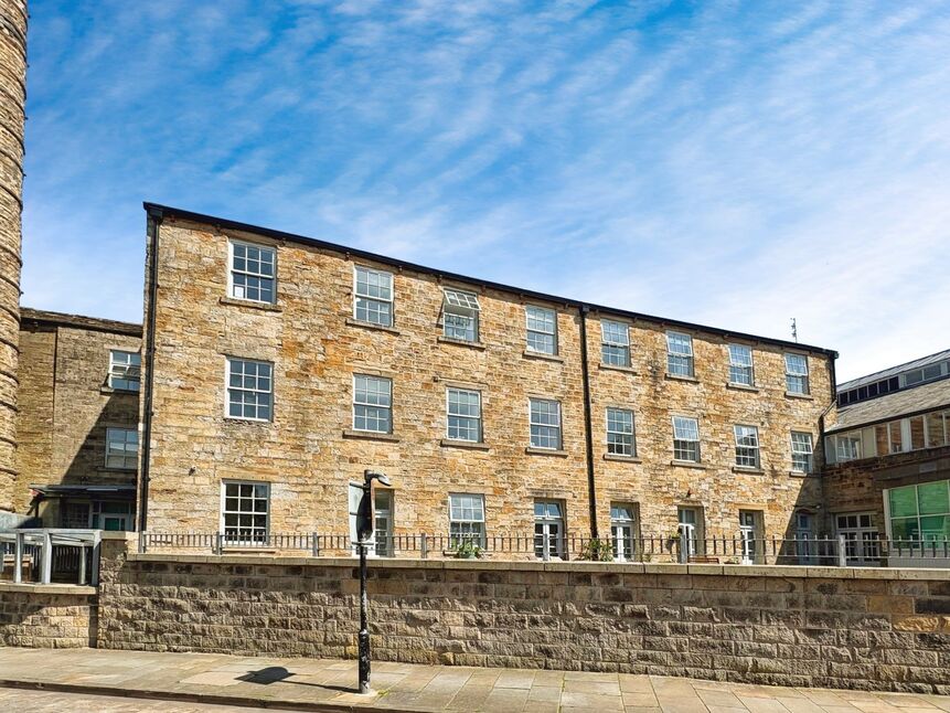 Main image of 2 bedroom House to rent, Hammerton Street, Burnley, Lancashire, BB11