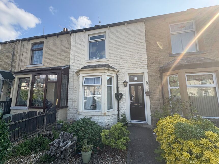 2 bedroom Mid Terrace House for sale