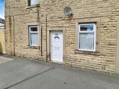 Lyndhurst Road, 1 bedroom  Flat for sale, £35,000