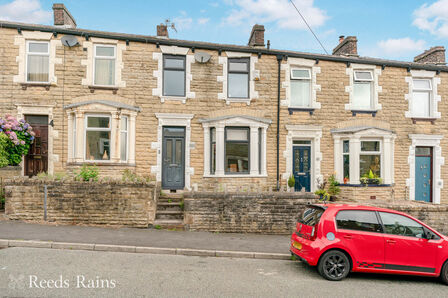 Hufling Lane, 3 bedroom Mid Terrace House for sale, £110,000