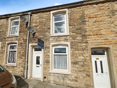 1 bedroom Mid Terrace House to rent
