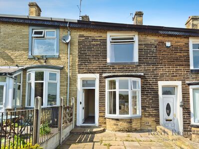 2 bedroom Mid Terrace House for sale