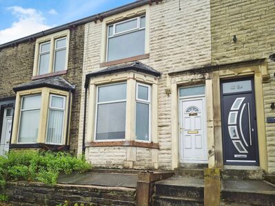 3 bedroom Mid Terrace House for sale
