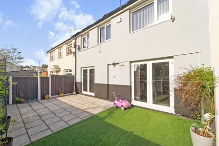 4 bedroom Mid Terrace House for sale