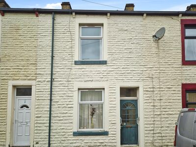 2 bedroom Mid Terrace House for sale