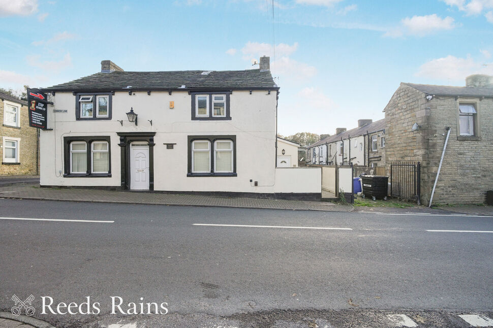 Main image of 4 bedroom Semi Detached Flat for sale, Gannow Lane, Burnley, Lancashire, BB12