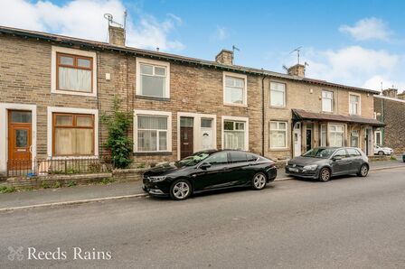 2 bedroom Mid Terrace House for sale