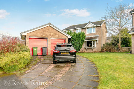 Reedfield, 4 bedroom Detached House for sale, &pound;335,000