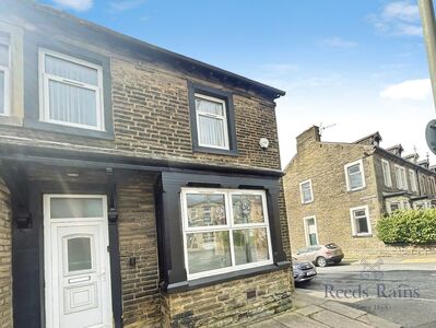 Padiham Road, 3 bedroom End Terrace House to rent, &pound;850 pcm