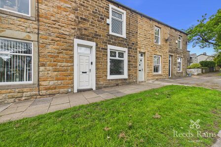 2 bedroom Mid Terrace House for sale