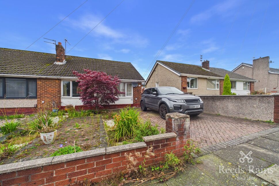 Main image of 2 bedroom Semi Detached Bungalow for sale, Minehead Avenue, Burnley, Lancashire, BB10