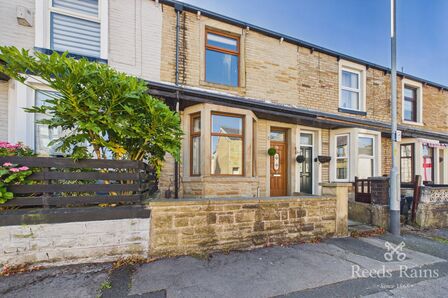 2 bedroom Mid Terrace House to rent