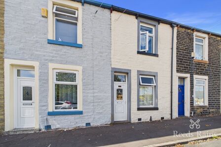 2 bedroom Mid Terrace House for sale